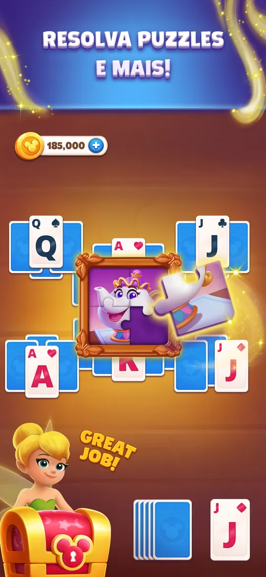 Nível do Disney Solitaire com uma moldura de desenho ao centro, dama, valete e ás à volta e a mensagem Great job ao lado da fada Sininho